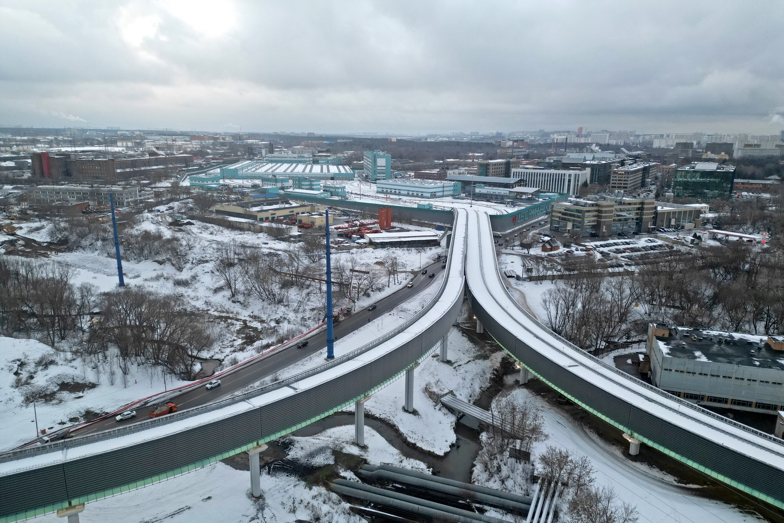 В Москве строят три новых метромоста, которые соединят Большую кольцевую линию (БКЛ) с электродепо «Аминьевское».